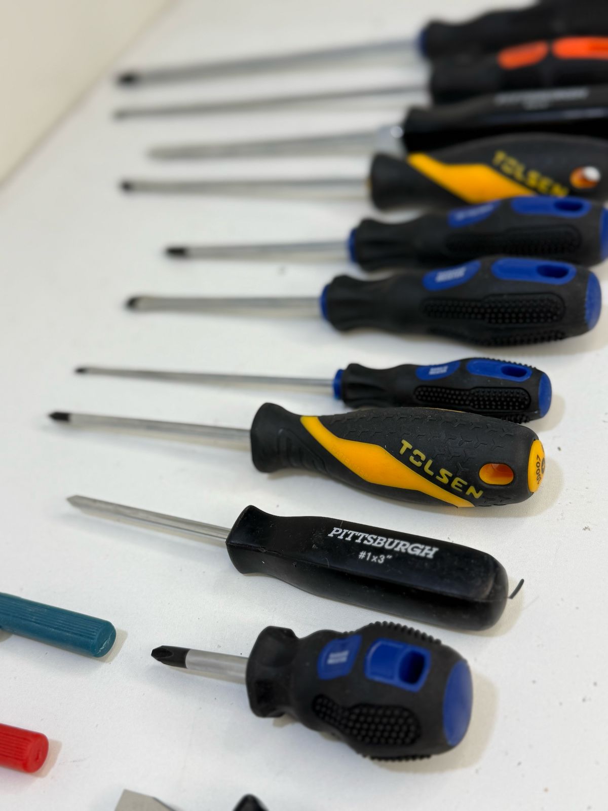 1KG Screwdriver 13 in 1 set IJ001